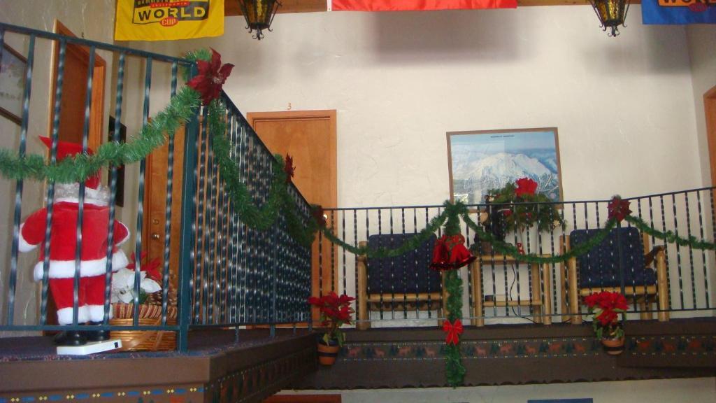 ממות' לייקס Innsbruck Lodge מראה חיצוני תמונה